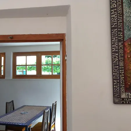 Stonehouse Frida * Τρογκίρ
